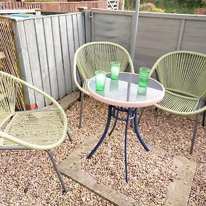 Sunny Dales Townhouse Settle
